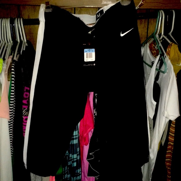 Nike swoosh men’s football pants NWT size M - Picture 1 of 3